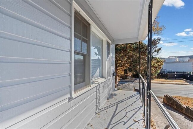 Foto del edificio - 449 10th St NW