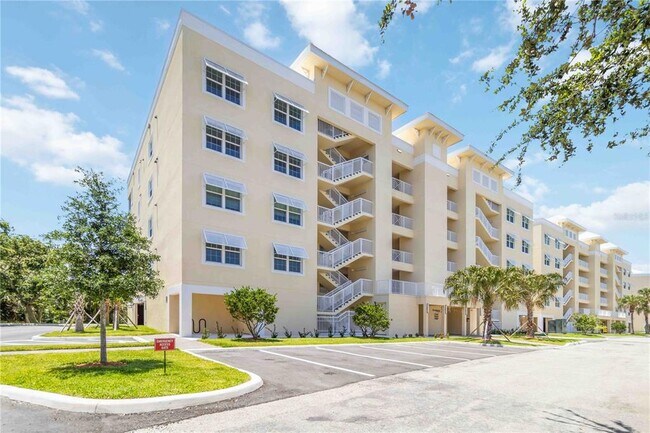 Building Photo - 280 Hidden Bay Dr