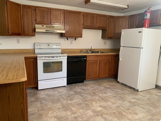 Building Photo - 1280 Airline Dr