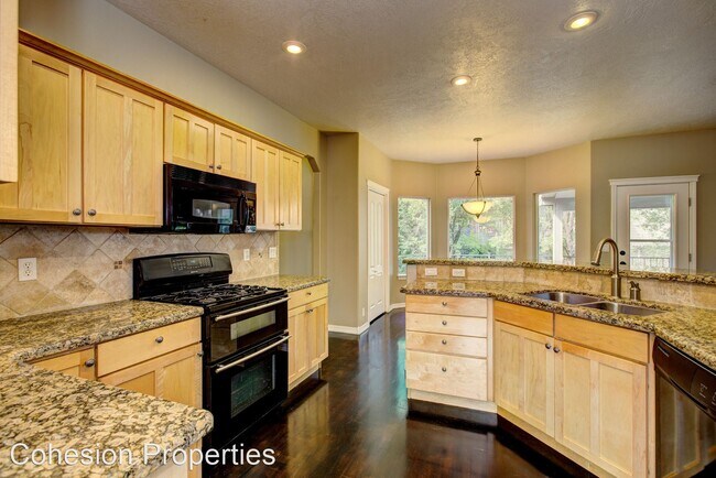 Foto del edificio - 6 br, 3 bath House - 2656 E Hampshire Ct