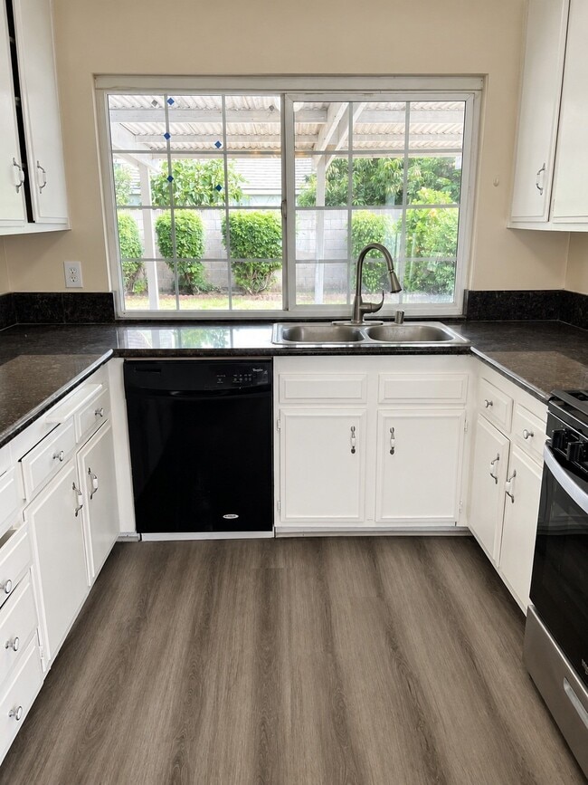 Building Photo - 13251 Destino Pl