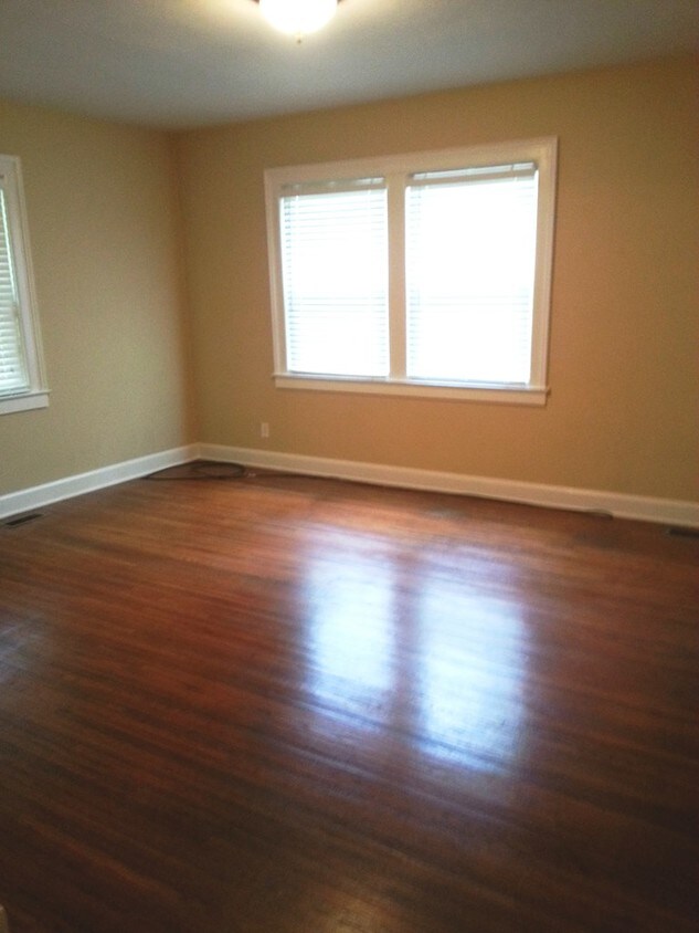 2020 Griffith Pl E Unit 2, Owensboro, KY 42301 Room for Rent in