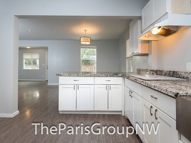 Foto del edificio - 5454 35th Ave SW