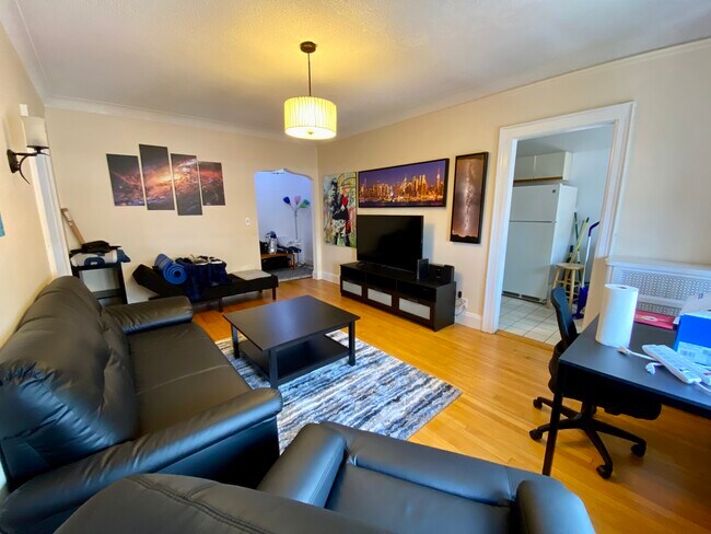 Foto del edificio - 137 Englewood Ave