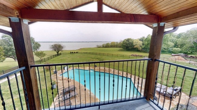 Foto del edificio - 430 Peninsula Dr