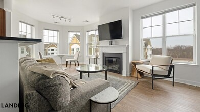 Building Photo - 909 Mansion Dr