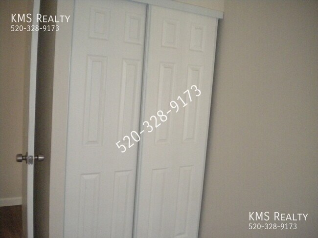 Foto del edificio - 16835 W Greenwald St