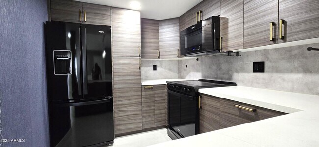 Foto del edificio - 1645 W Baseline Rd