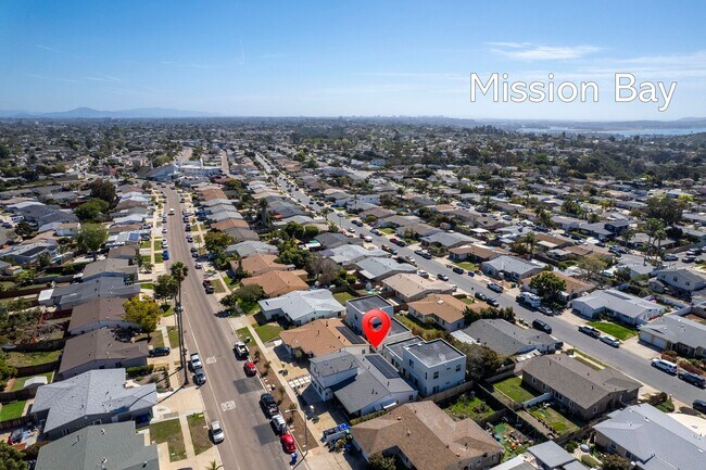 Foto del edificio - *OPEN HOUSE: 6/14 10AM-12:30PM*  Charming ...