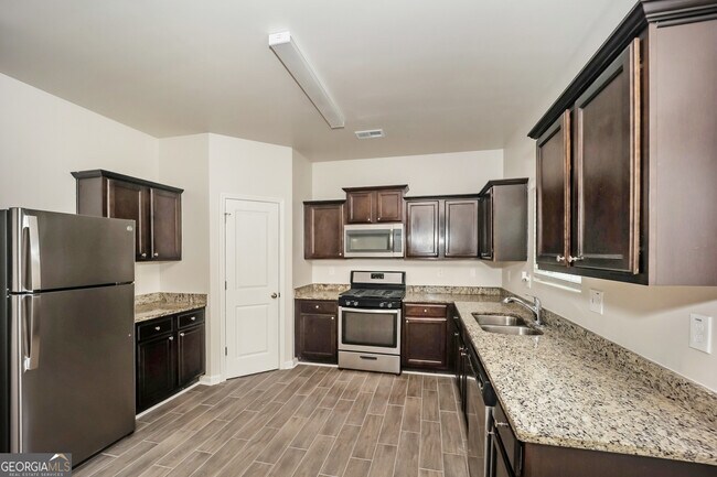 Building Photo - 2303 Clapton Ct