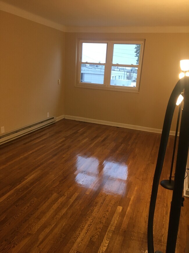 Building Photo - 111 Beechwood Pl