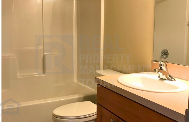 Building Photo - Seaton - 105-107