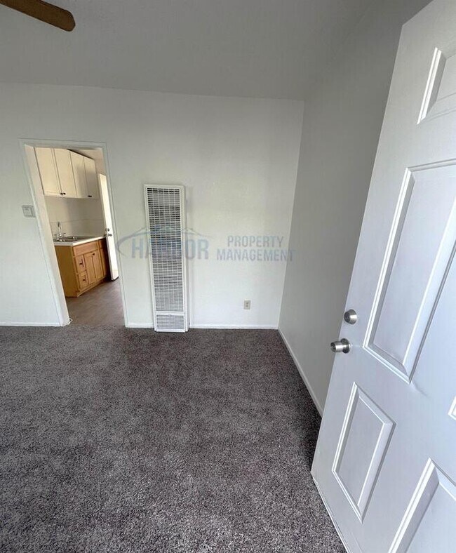 2515 E Madison St, Long Beach, CA 90810 Condo for Rent in Long Beach