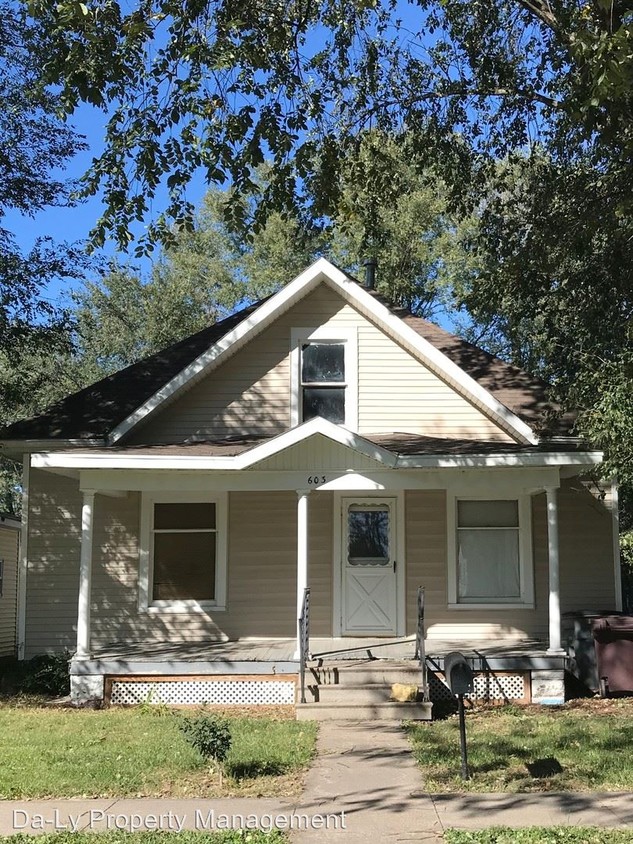 Primary Photo - 603 M St