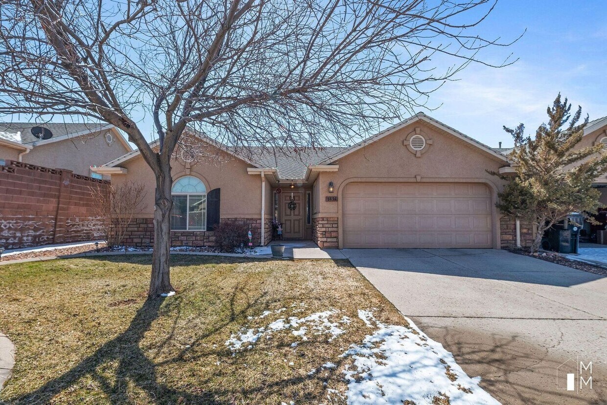 Primary Photo - 3 bed, 2 Bath Twin Home in Southern View