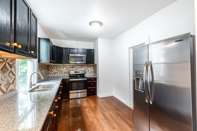 Foto del edificio - 4806 Oak St
