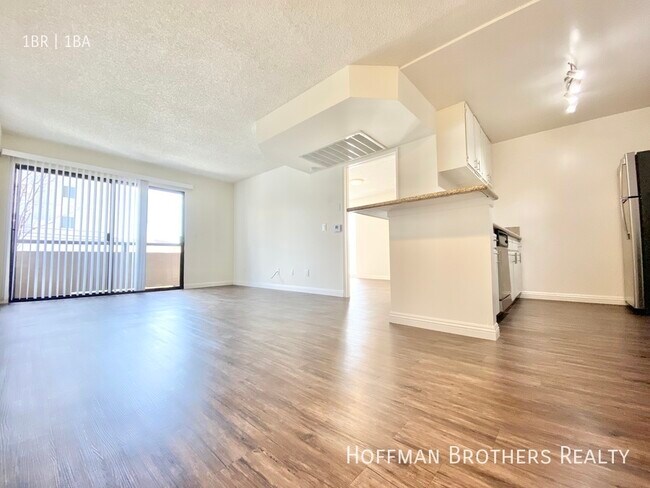 Foto del edificio - 1725 Grismer Ave