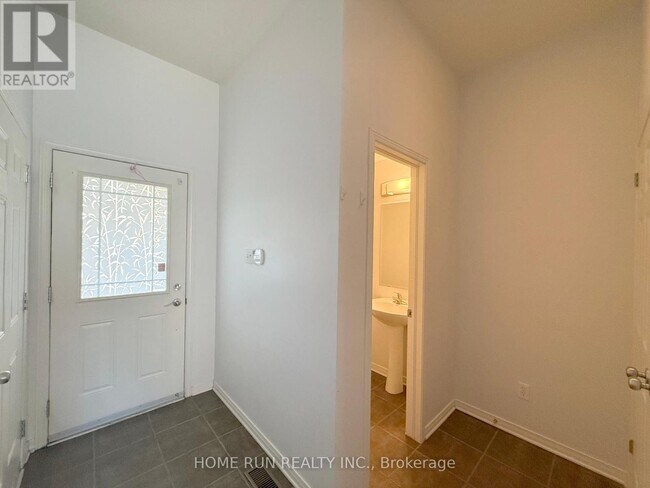 Building Photo - 128 Sorento St