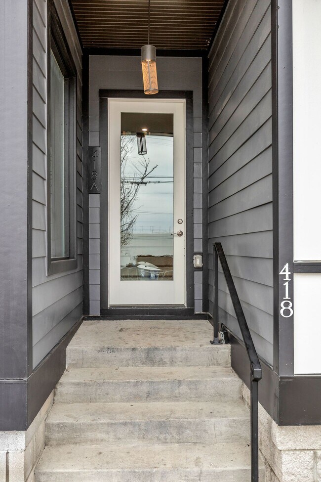 Foto del edificio - 418 37th Ave N