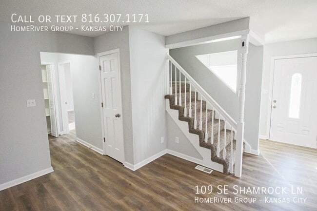Building Photo - Gorgeous Single-Family Home in Blue Springs!