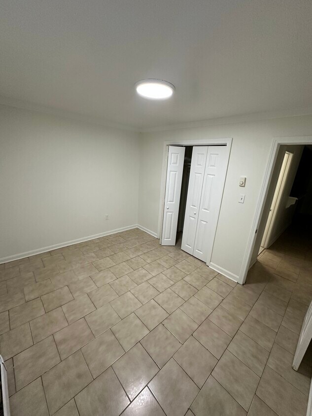 Building Photo - 594 American Legion Hwy