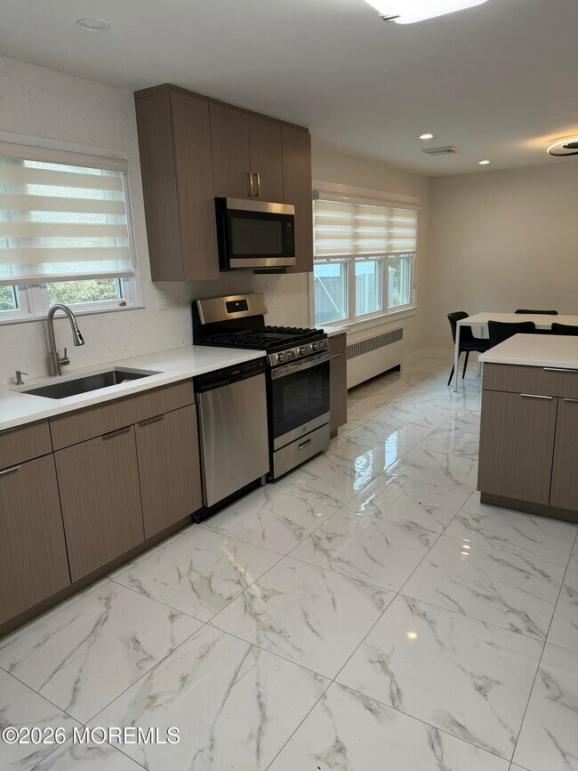 Foto del edificio - 2025 Lesser Pkwy