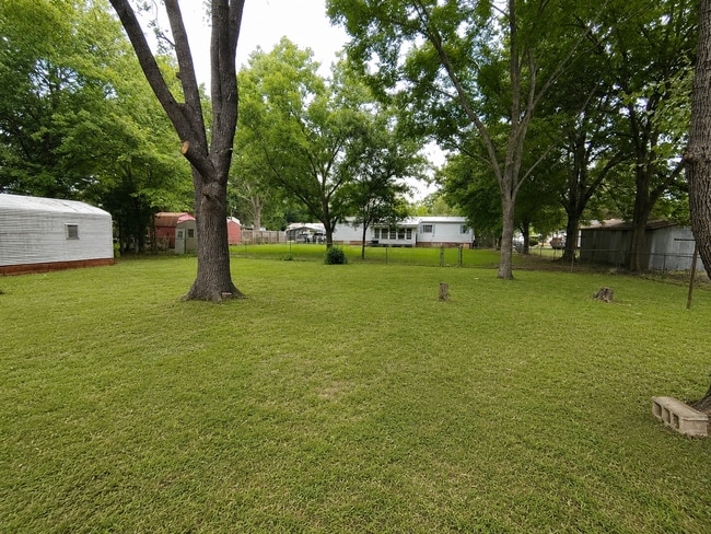 Building Photo - 201 Wakefield Dr