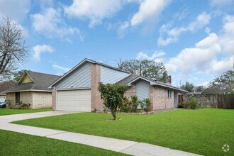 Building Photo - 11630 Henley Dr