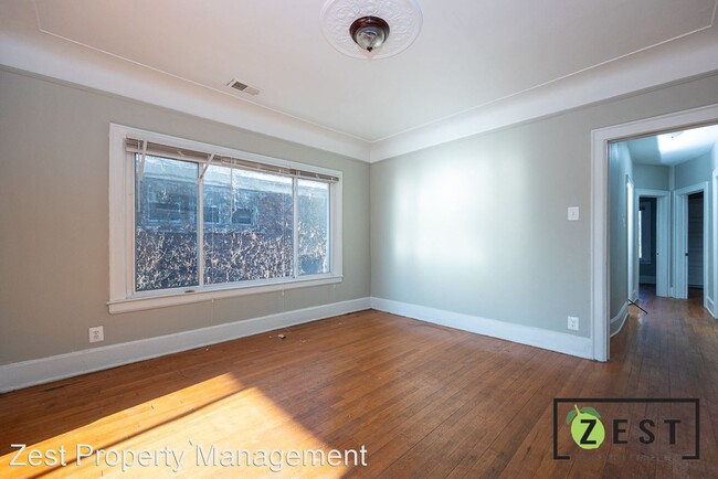 Foto del edificio - 3 br, 1 bath Apartment - 3740 Tyler St 374...