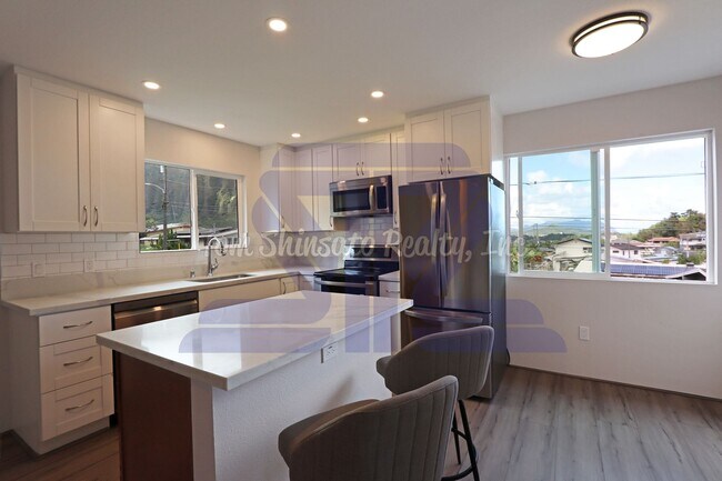 Foto del edificio - 2/1/1 Upstair Duplex Unit in Kaneohe.  Ele...