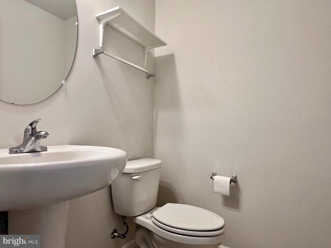 Foto del edificio - 8378 Sallyport St