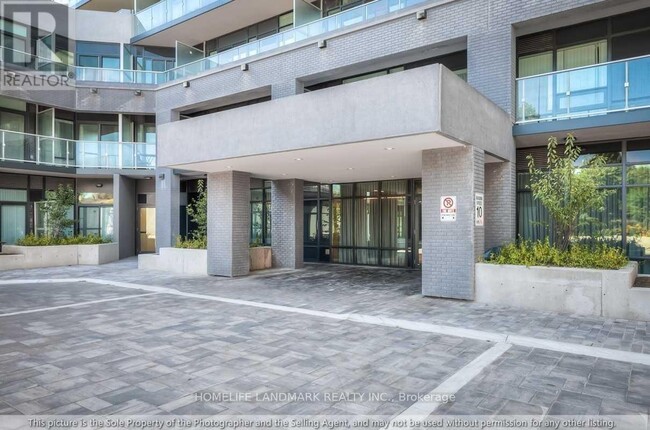 Building Photo - 621 Sheppard Ave E