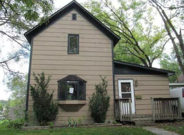 Foto principal - 802 7th Ave N