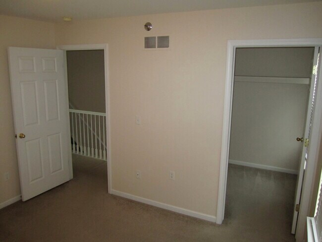 Foto del edificio - 14159 Lakeside Blvd N