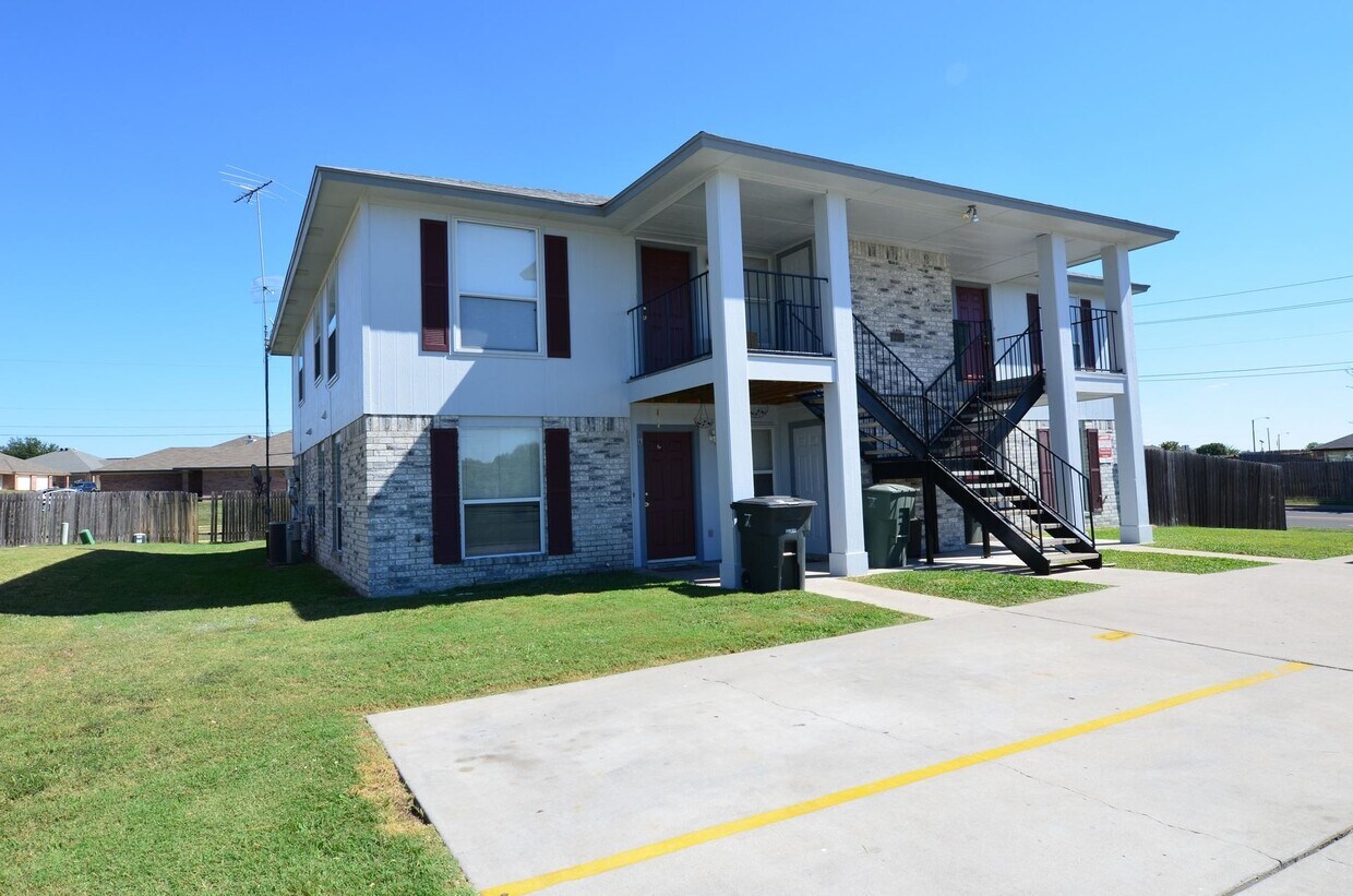 Primary Photo - 2200 Wright Way