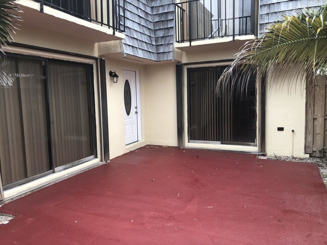 Building Photo - 313  Lake Arbor Drive  Palm Springs FL 33461