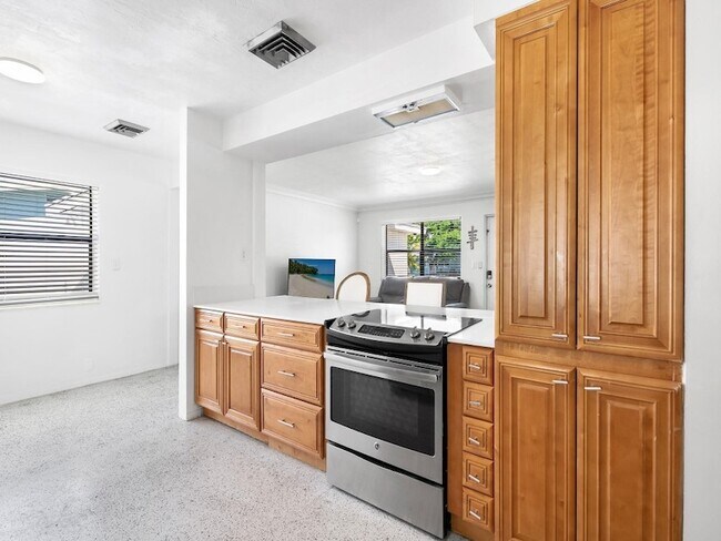 Foto del edificio - 413 NE 25th Ave