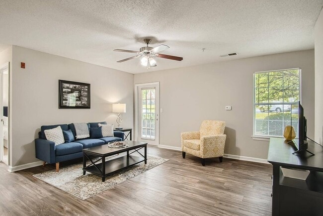 Living Room - Leaf Stone Apartments