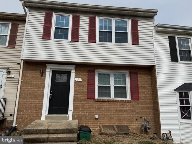 Building Photo - 9 Autumn Hill Way