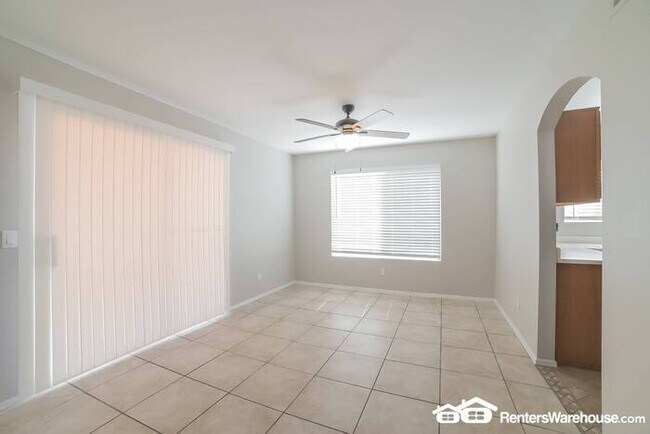 Building Photo - 3 BR Peoria Home