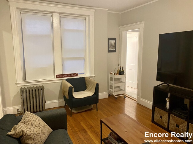 Foto del edificio - 110 Brainerd Rd