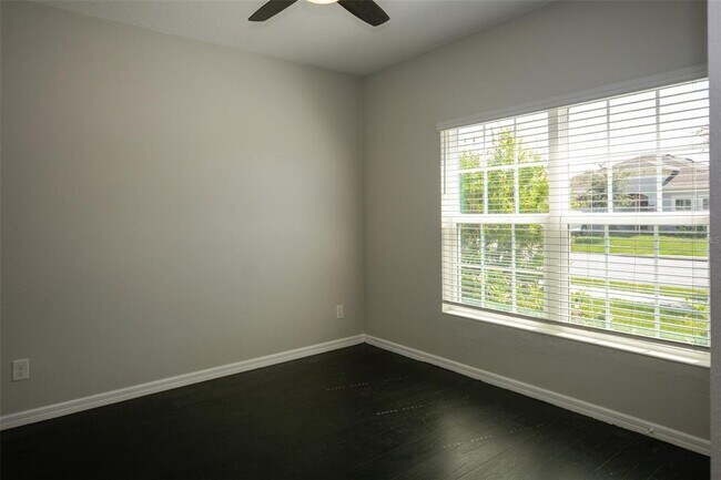 Foto del edificio - 9379 Westmorely St