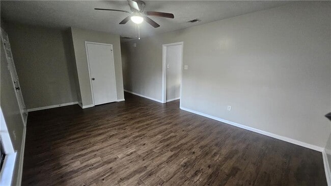 Foto del edificio - 2673 Stoneview Ct NW