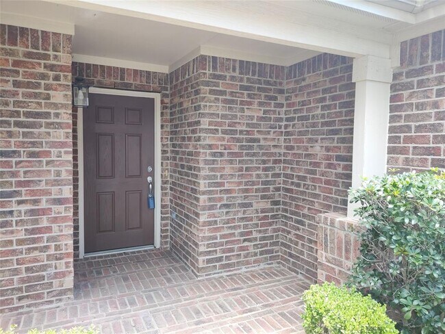 Building Photo - 3203 Legends Creek Dr