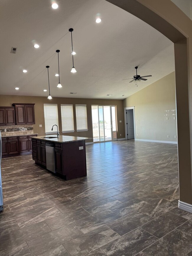 Building Photo - Executive 4-Bedroom Home for Rent