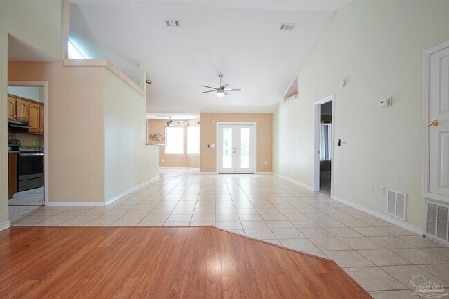 Foto del edificio - 5947 Grandview Dr