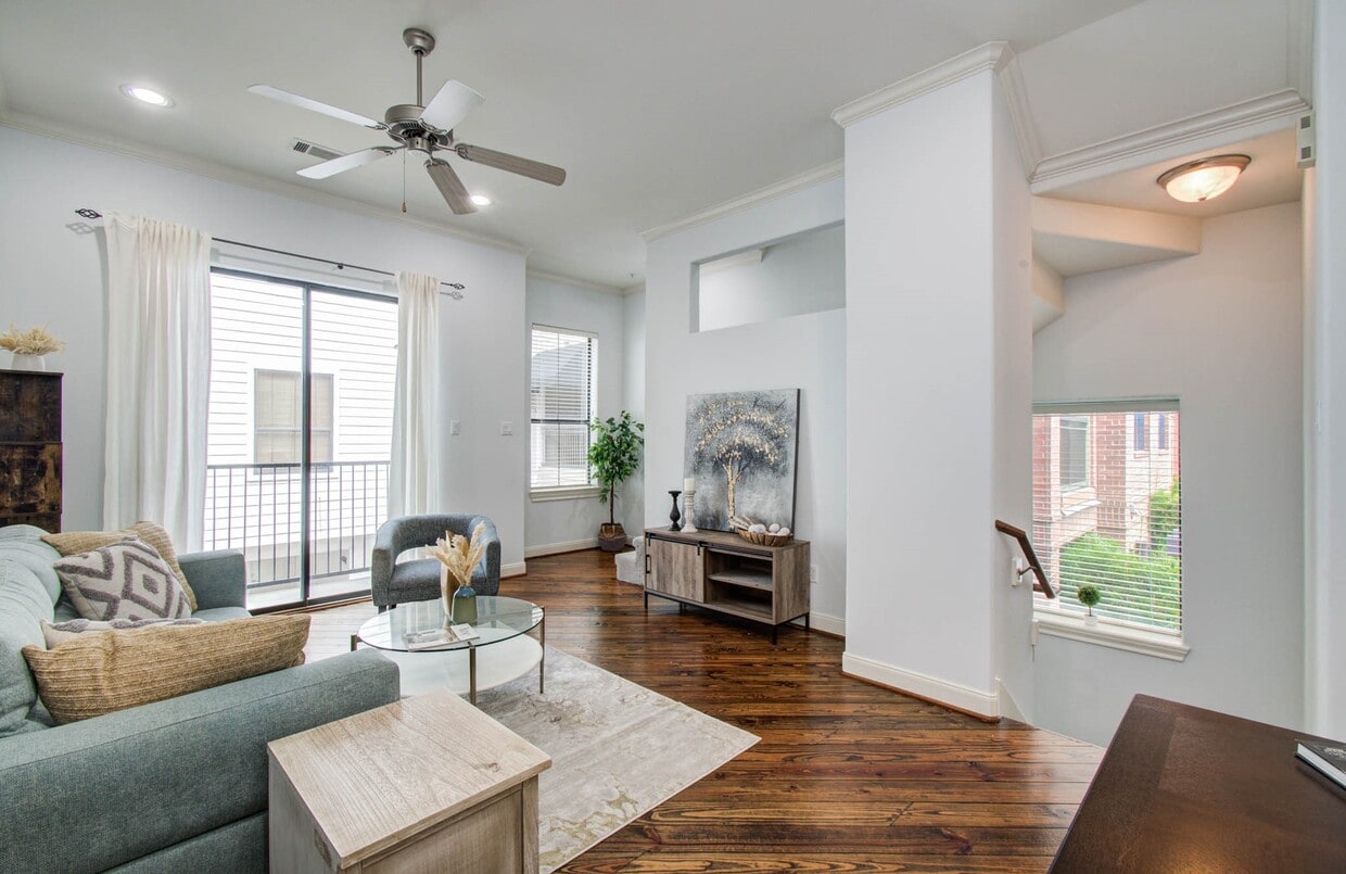 Foto principal - 202 McGowen St