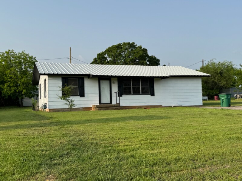 Building Photo - 1475 N Main St