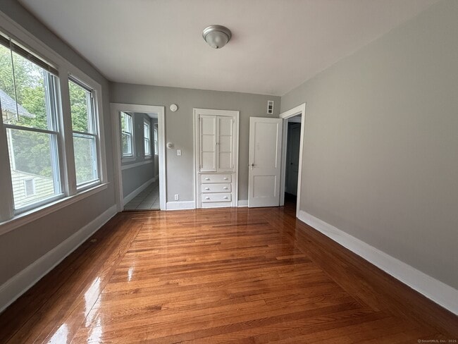 Building Photo - 80 Shepard St