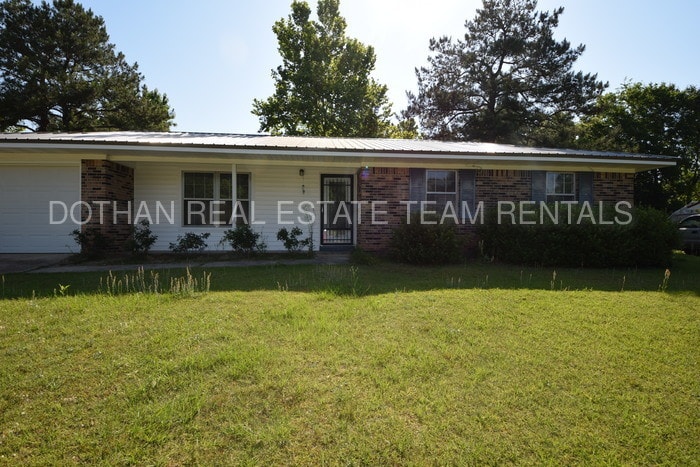 Primary Photo - 206 Fairview Dr